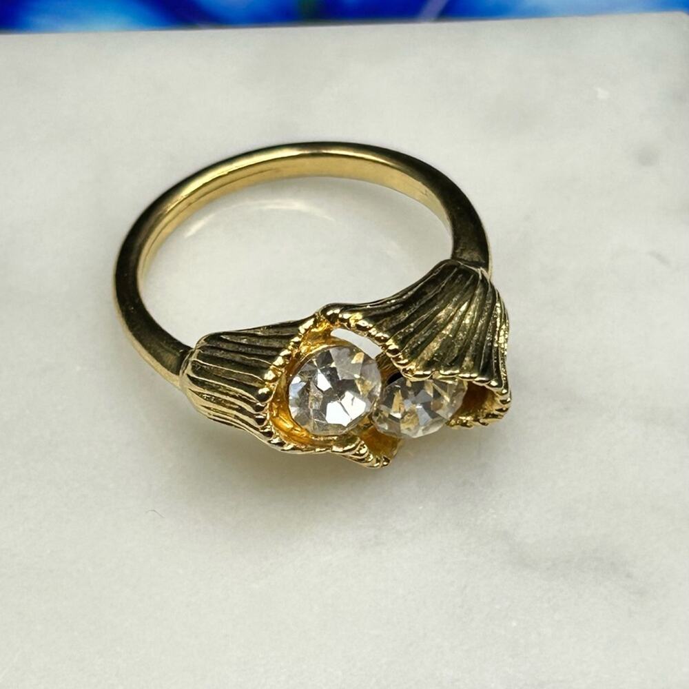 Gold tone rhinestone Flower fashion costume ring #K59 size 7.5